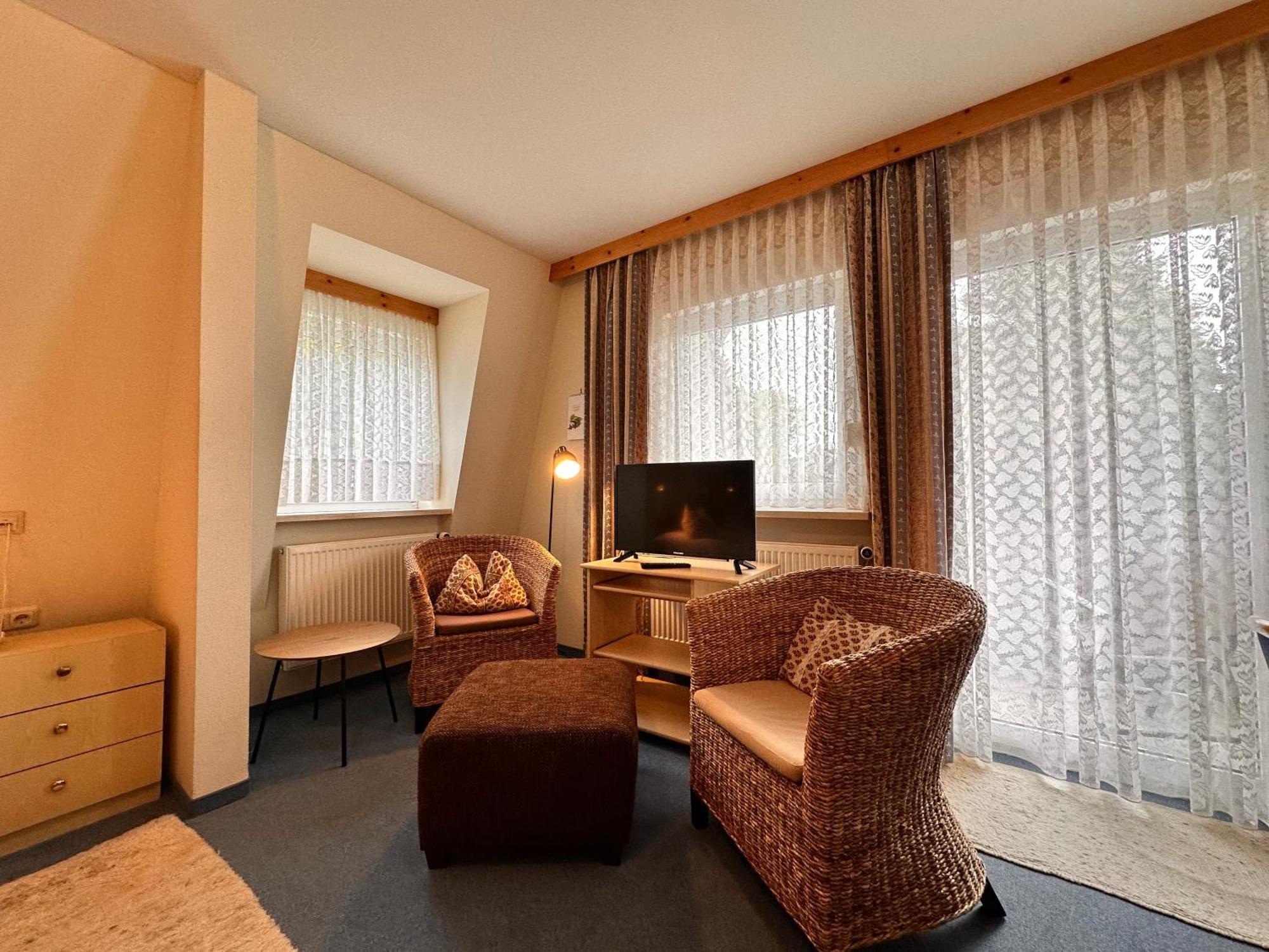 Pension Zum Loewen, Parkplatz, Fruehstueck, Wlan, Zentral バート・シュテーベン エクステリア 写真