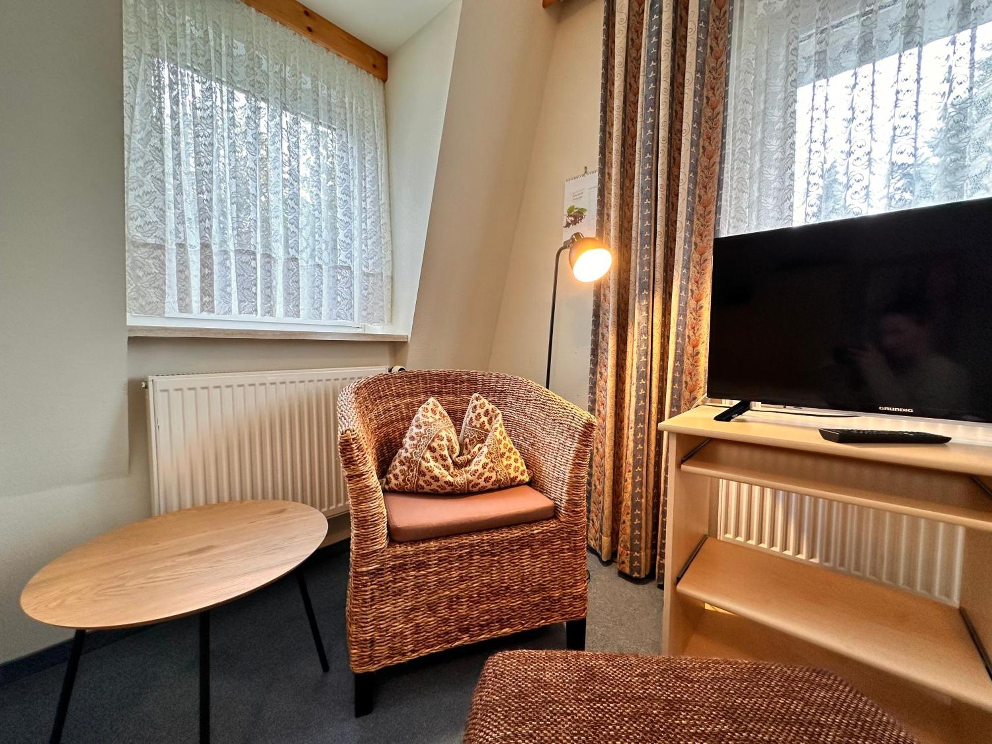 Pension Zum Loewen, Parkplatz, Fruehstueck, Wlan, Zentral バート・シュテーベン エクステリア 写真