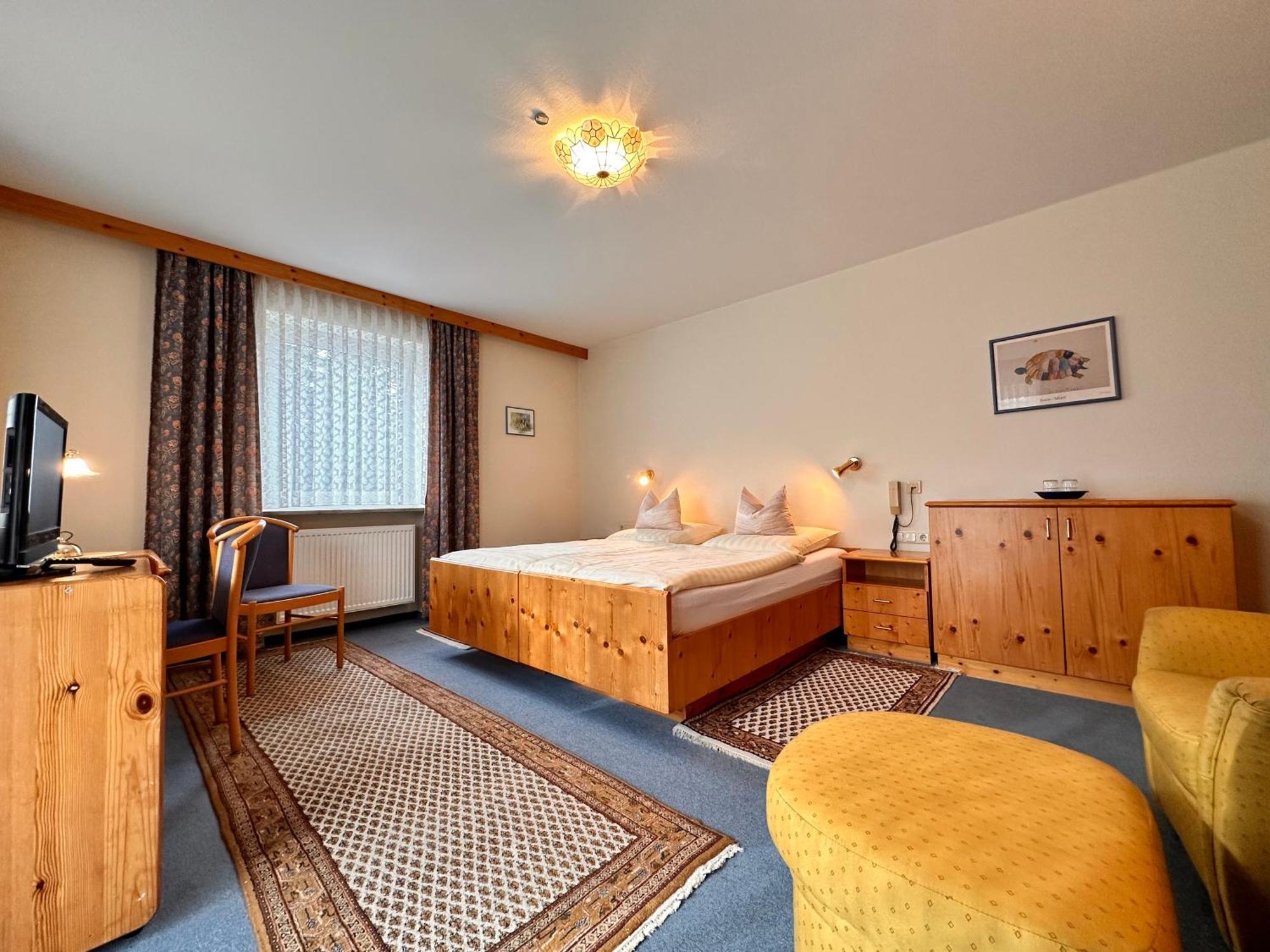 Pension Zum Loewen, Parkplatz, Fruehstueck, Wlan, Zentral バート・シュテーベン エクステリア 写真