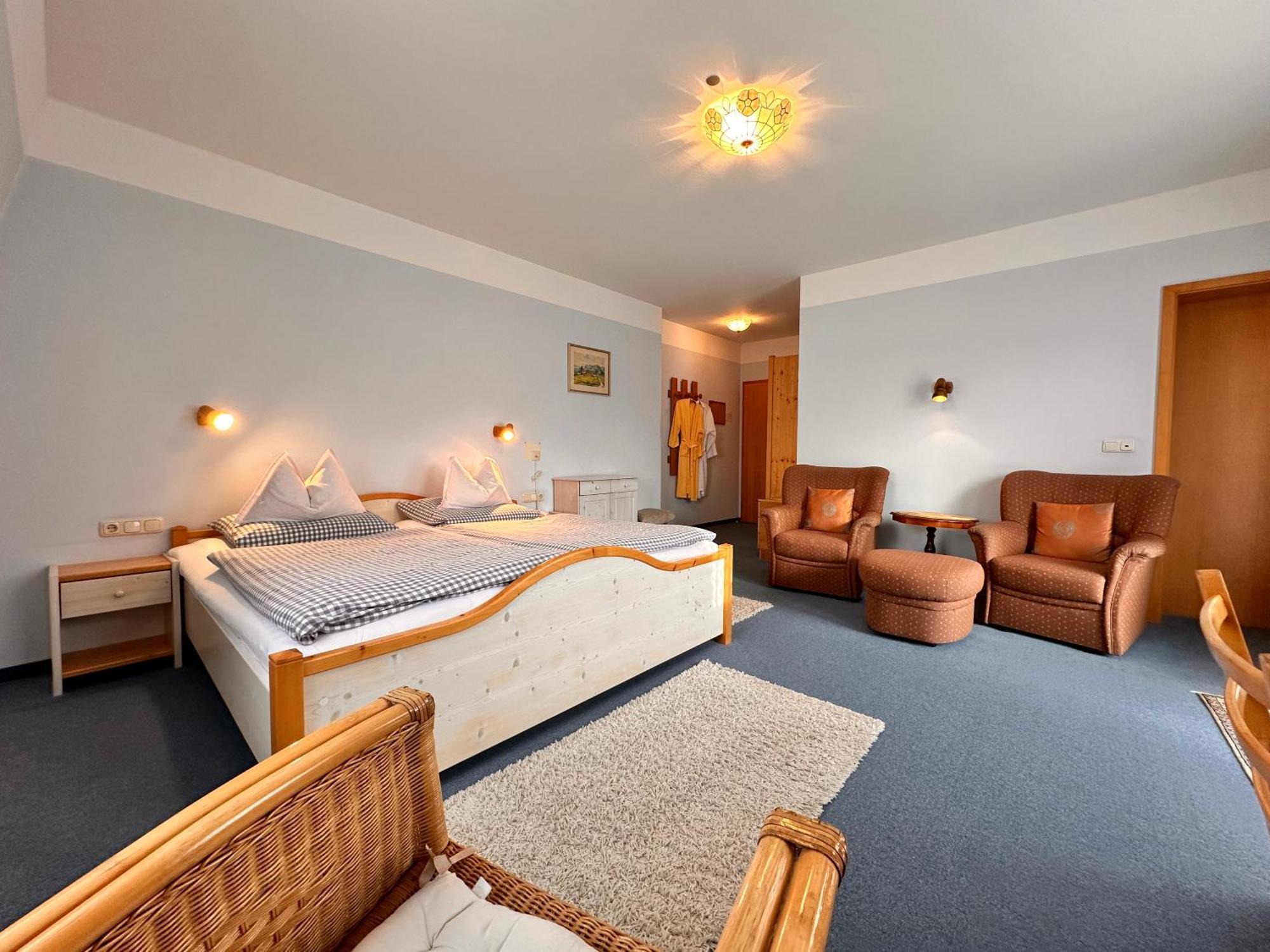 Pension Zum Loewen, Parkplatz, Fruehstueck, Wlan, Zentral バート・シュテーベン エクステリア 写真