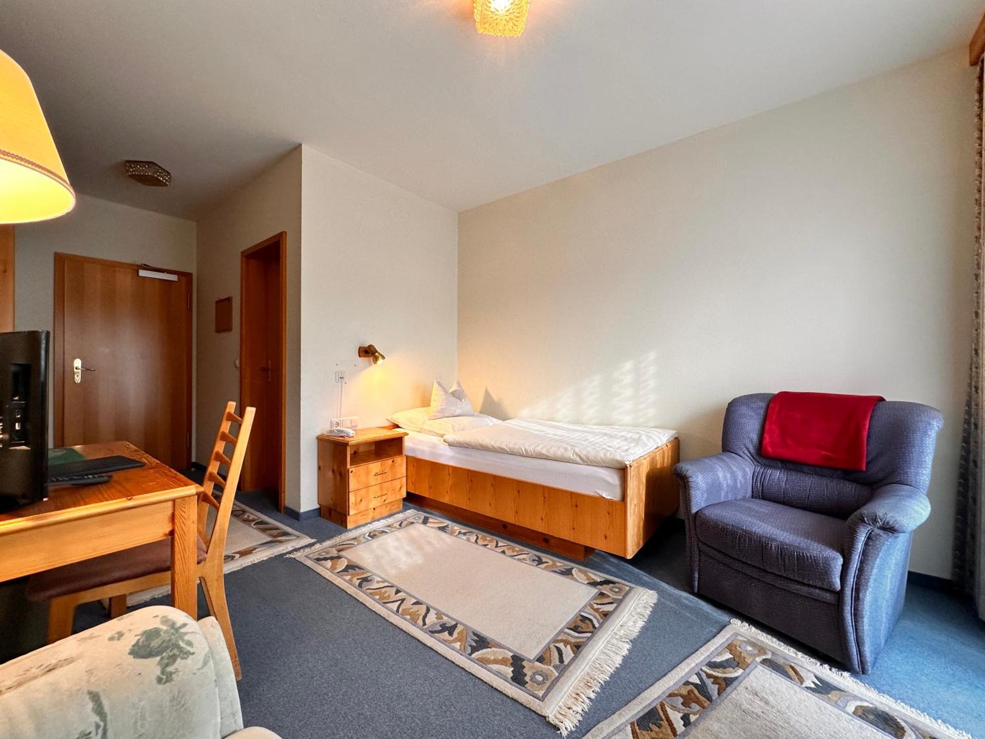 Pension Zum Loewen, Parkplatz, Fruehstueck, Wlan, Zentral バート・シュテーベン エクステリア 写真