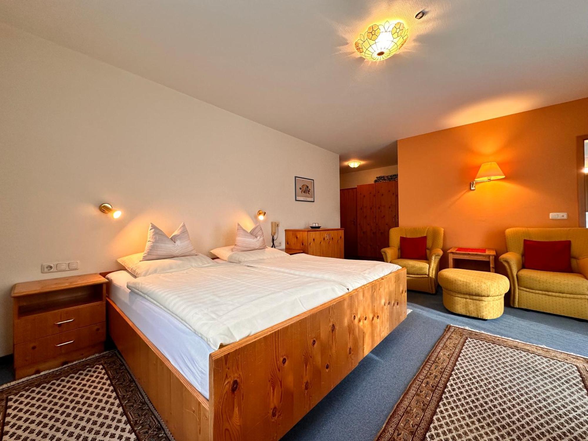 Pension Zum Loewen, Parkplatz, Fruehstueck, Wlan, Zentral バート・シュテーベン エクステリア 写真