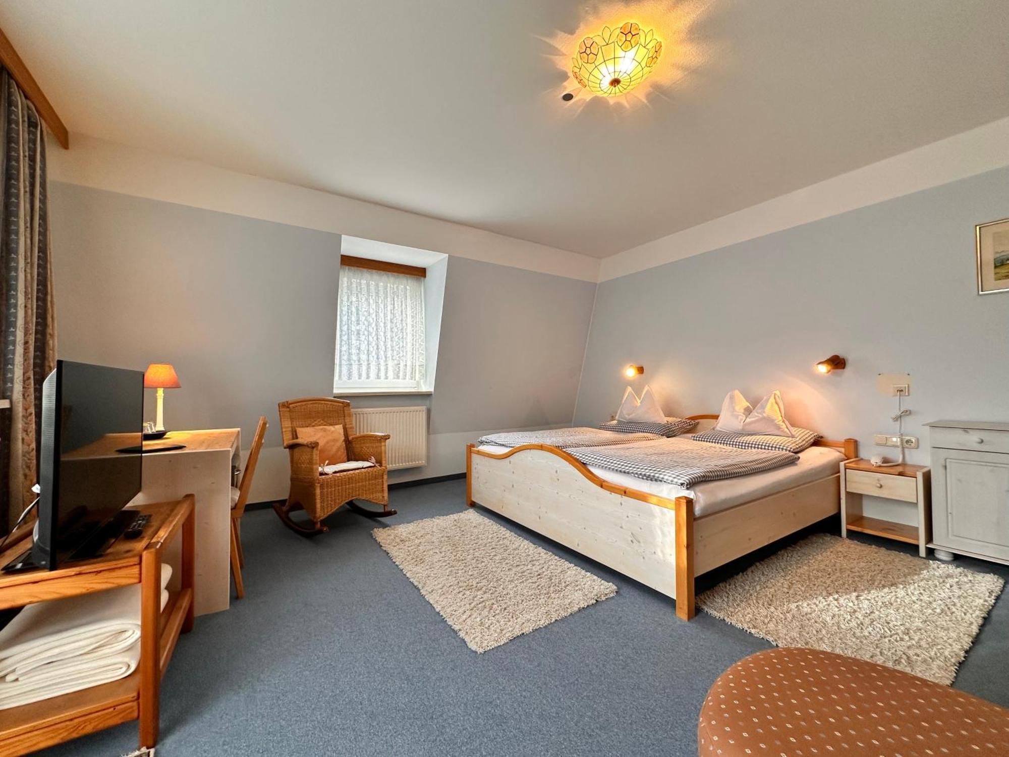 Pension Zum Loewen, Parkplatz, Fruehstueck, Wlan, Zentral バート・シュテーベン エクステリア 写真