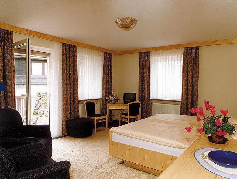 Pension Zum Loewen, Parkplatz, Fruehstueck, Wlan, Zentral バート・シュテーベン エクステリア 写真